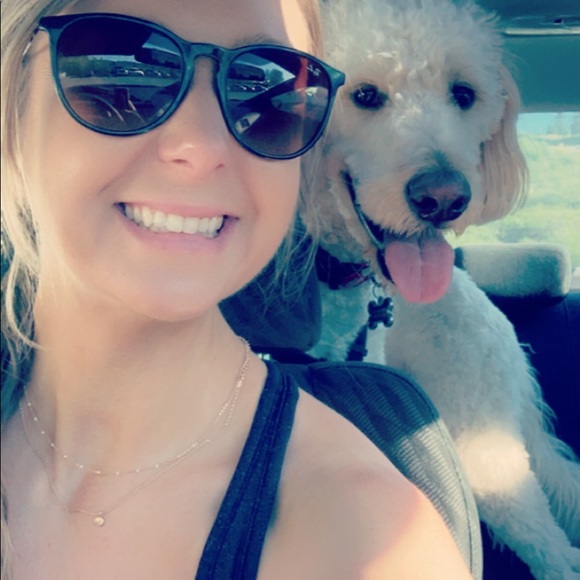 Meet your Posher, Jenn - Picture 1 of 1